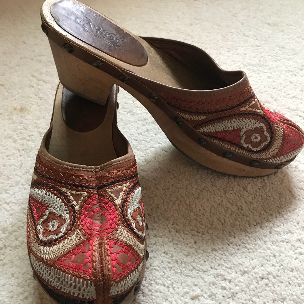 Embroidered Ethnic Wooden Clogs